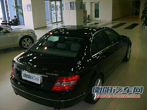 奔驰 C系 右后45度俯视 