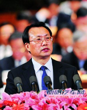 人大代表曝每年公车违规消费1250亿元