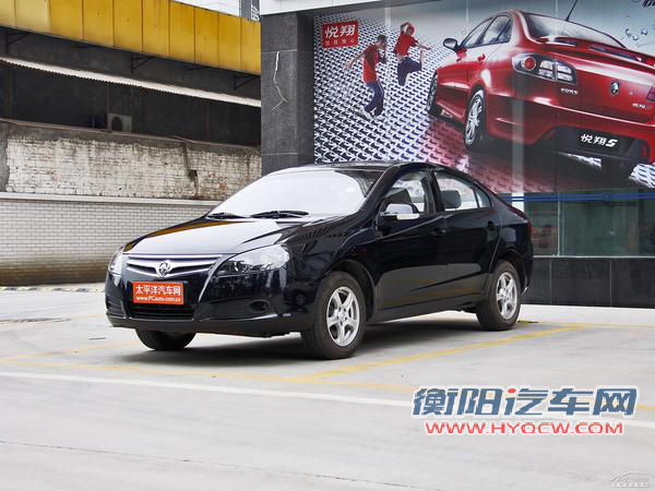 2011款长安CX30 1.6MT豪华版