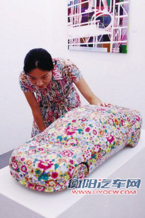 汽车遭遇艺术:钻石奔驰和景泰蓝凯迪拉克