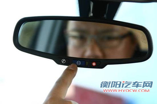 “越级”变形 从ROSIE代言与变形金刚3看爱唯欧