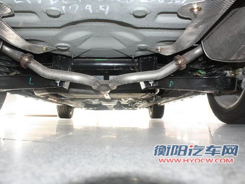 瑞麒  G5 2.0T MT 后底部特写