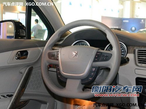 浪漫绅士遇歌舞少年 标致508对比起亚K5