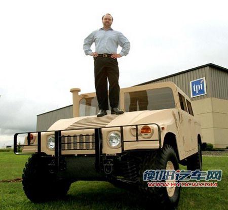 冲破想像 用木材泡沫打造的Humvee悍马
