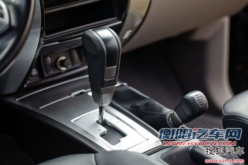 体验“硬派”越野车 三菱帕杰罗劲畅试驾