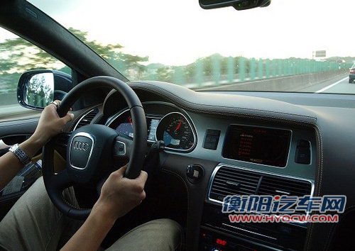 试驾评测2012款奥迪Q7 3.0TDI 突破科技 试驾评测2012款奥迪Q7 3.0TDI 突破科技