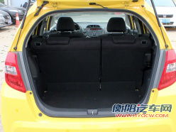 经济实惠又节油? 适合80后的首款车型推荐! 经济实惠又节油? 适合80后的首款车型推荐!