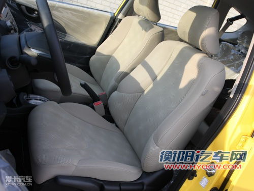 经济实惠又节油? 适合80后的首款车型推荐! 经济实惠又节油? 适合80后的首款车型推荐!