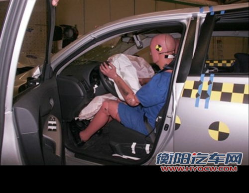 谁更安全 三款热销紧凑车型安全碰撞对比