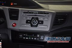 本田思域1.8L VTi豪华自动导航版中控台图片