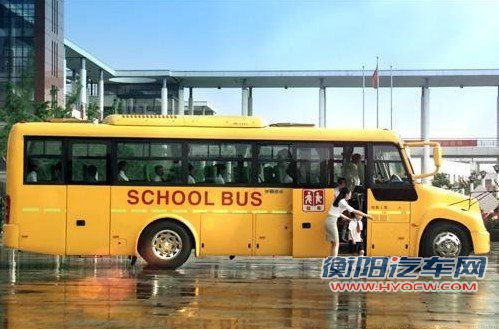 新校车标准之争落幕: 有望三月正式实施