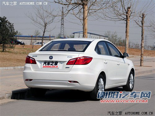 自主新势力的较量 长安逸动对比长城C50