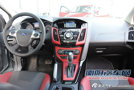 2012款福克斯两厢内饰功能