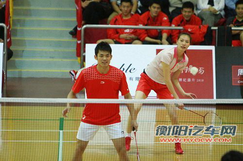 球场上的林丹和谢杏芳