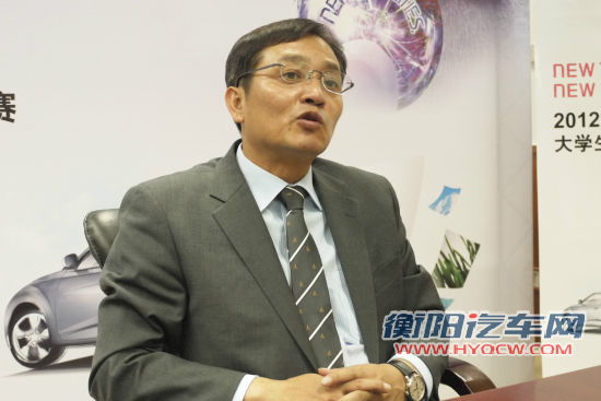 新浪汽车对话现代汽车（中国）营销战略部部长徐承铉。