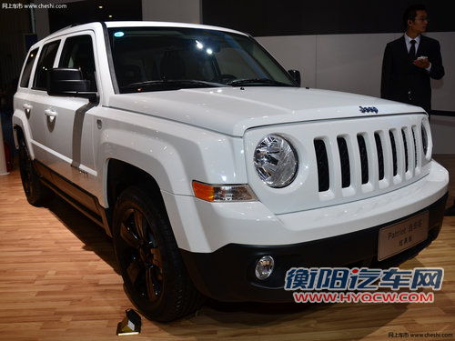 2013款Jeep自由客 售价24.59-27.09万元