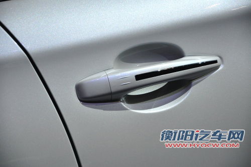触摸式无钥匙开启/锁闭车门