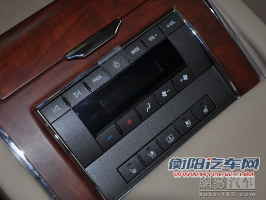 荣威950 2012款 3.0AT旗舰版