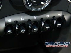 两个人的圣诞节 3款个性小车祝你玩尽兴 两个人的圣诞节 3款个性小车祝你玩尽兴