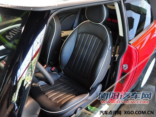 两个人的圣诞节 3款个性小车祝你玩尽兴 两个人的圣诞节 3款个性小车祝你玩尽兴