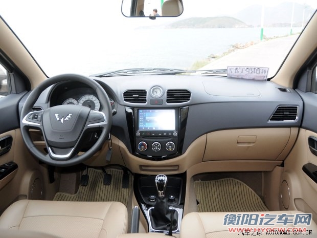 五菱汽车上汽通用五菱五菱宏光2013款 1.5L S 豪华型