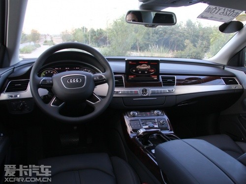 奥迪A8L 40 Hybrid