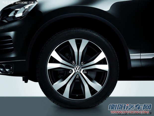 大众大众(进口)途锐2014款 3.0TSI V6 黑色探险者