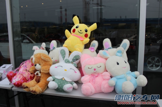 团结才有力量 华源奥迪首届员工拔河大赛