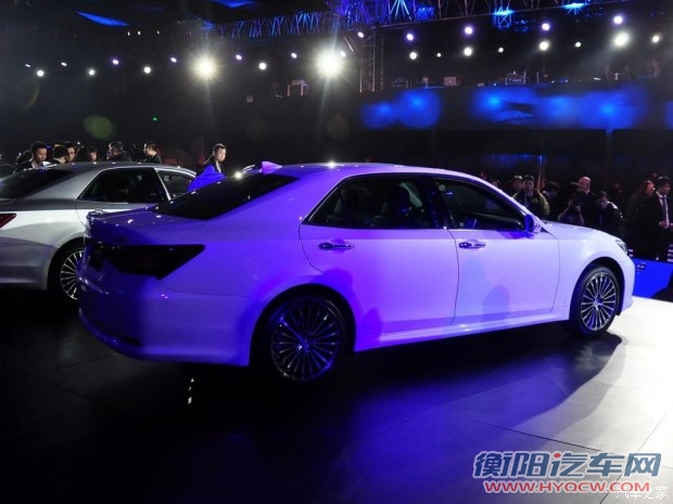 一汽丰田 皇冠 2015款 2.5L 尊享版