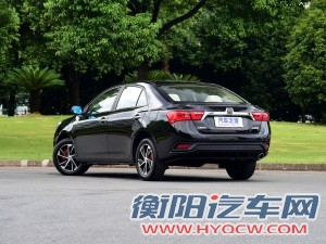 众泰汽车 众泰Z300 2016款 1.5L 手动尊贵型